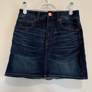 American Eagle Hi-Rise Denim size 6 mini skirt
